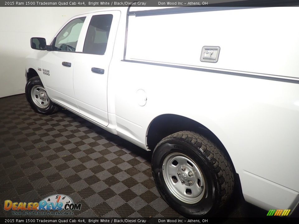 2015 Ram 1500 Tradesman Quad Cab 4x4 Bright White / Black/Diesel Gray Photo #16