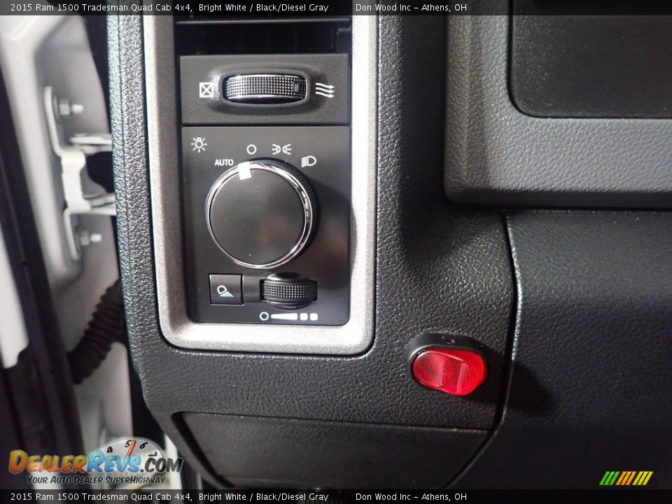 2015 Ram 1500 Tradesman Quad Cab 4x4 Bright White / Black/Diesel Gray Photo #29