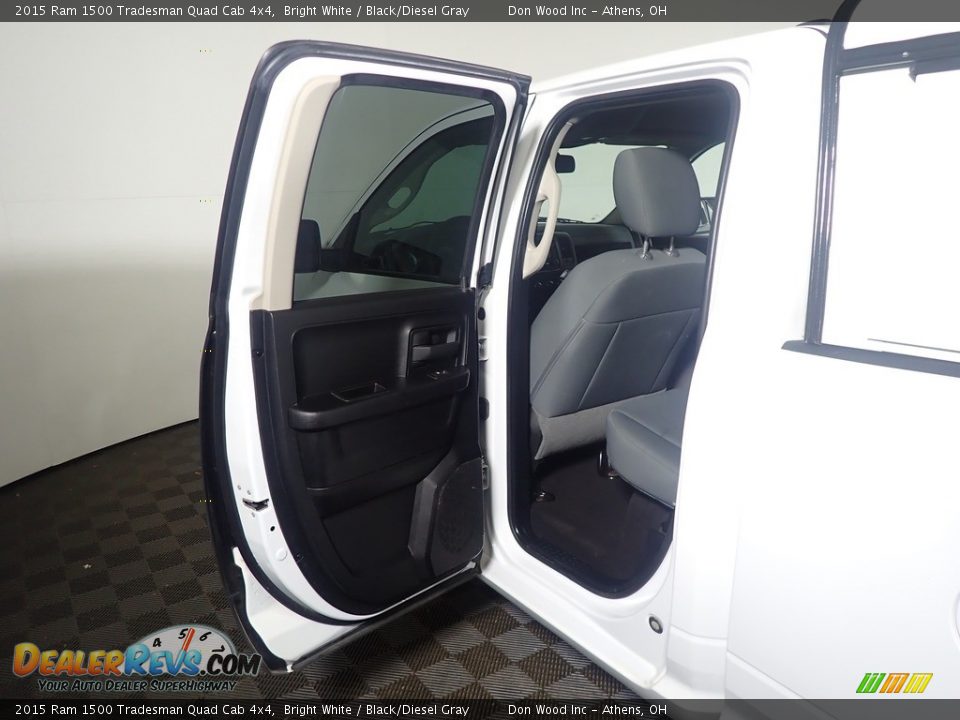 2015 Ram 1500 Tradesman Quad Cab 4x4 Bright White / Black/Diesel Gray Photo #33