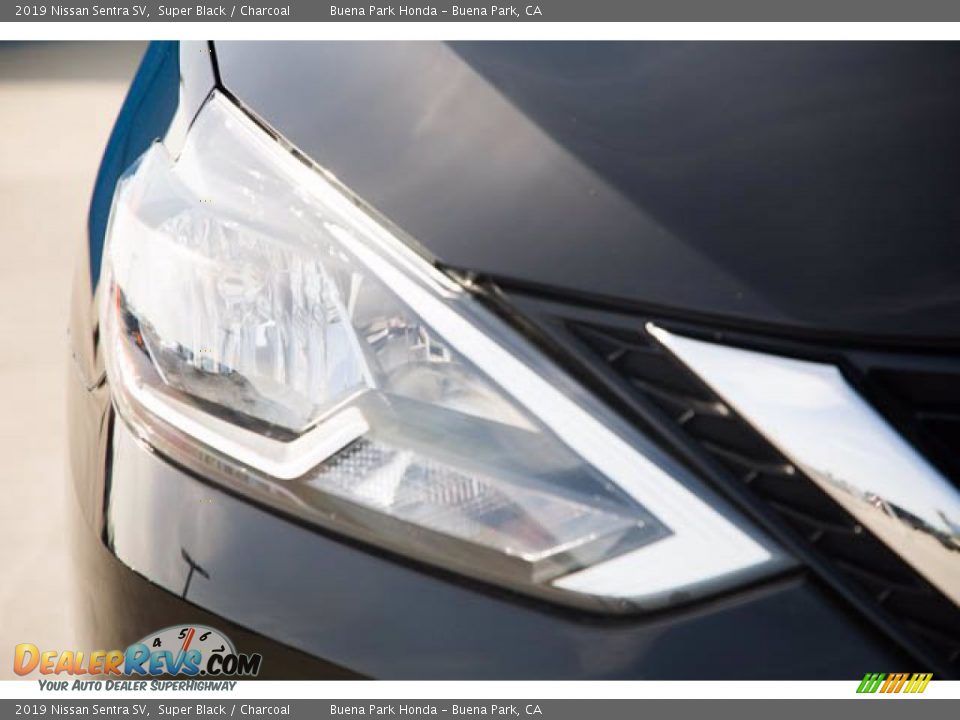 2019 Nissan Sentra SV Super Black / Charcoal Photo #8