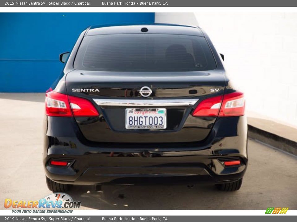 2019 Nissan Sentra SV Super Black / Charcoal Photo #11