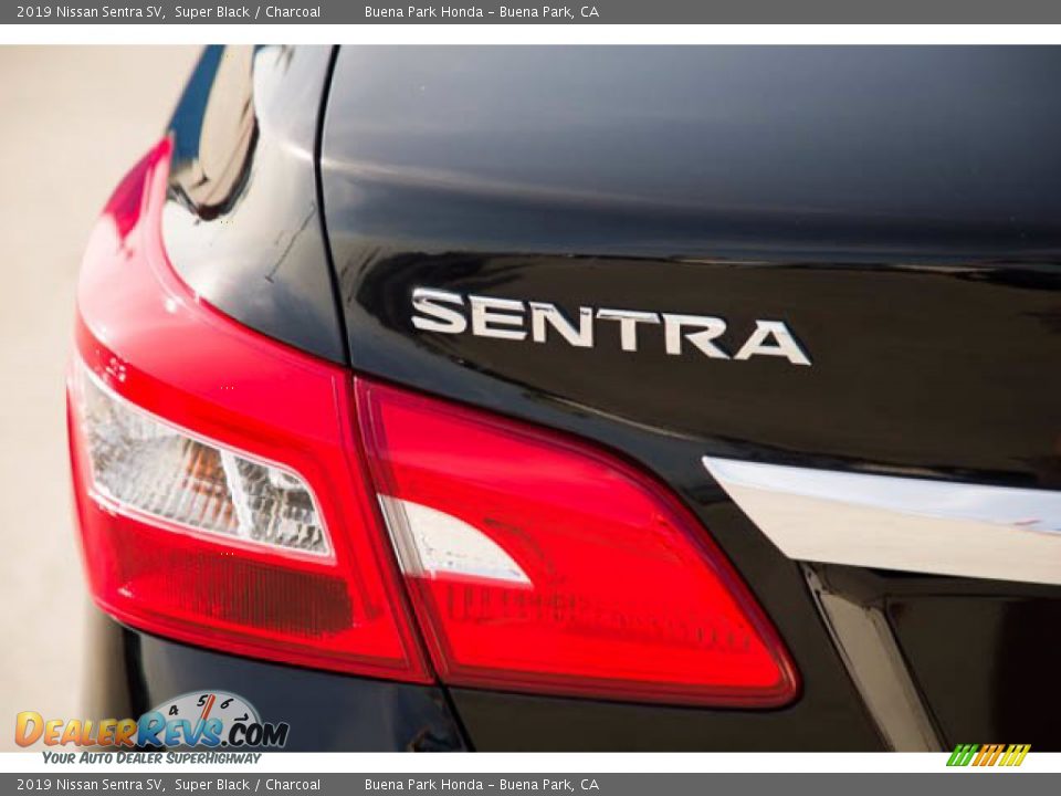 2019 Nissan Sentra SV Super Black / Charcoal Photo #12