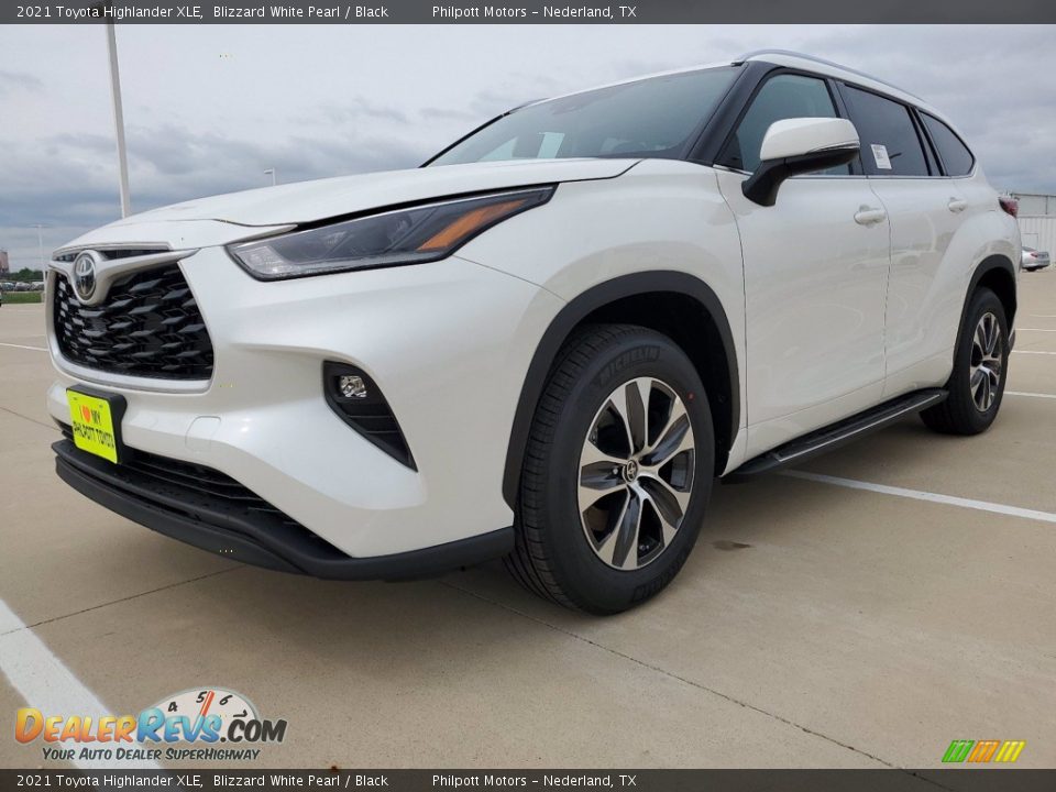 2021 Toyota Highlander XLE Blizzard White Pearl / Black Photo #2