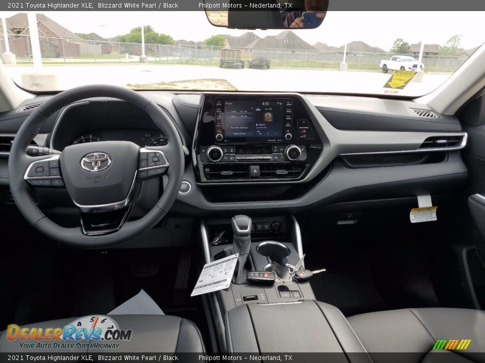 2021 Toyota Highlander XLE Blizzard White Pearl / Black Photo #5