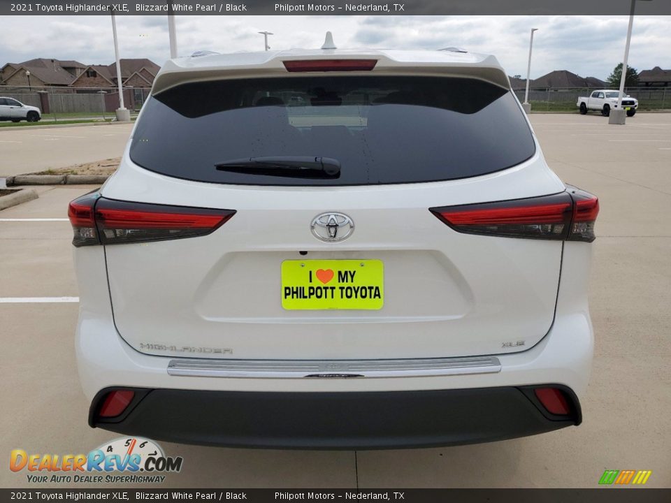 2021 Toyota Highlander XLE Blizzard White Pearl / Black Photo #8