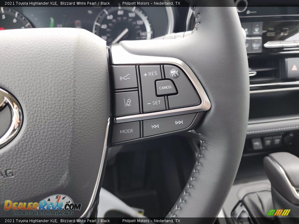 2021 Toyota Highlander XLE Blizzard White Pearl / Black Photo #17