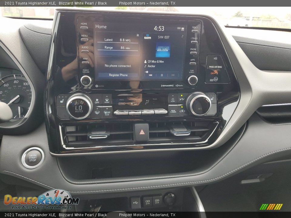 2021 Toyota Highlander XLE Blizzard White Pearl / Black Photo #18