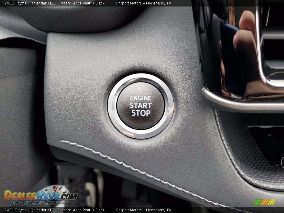 2021 Toyota Highlander XLE Blizzard White Pearl / Black Photo #25