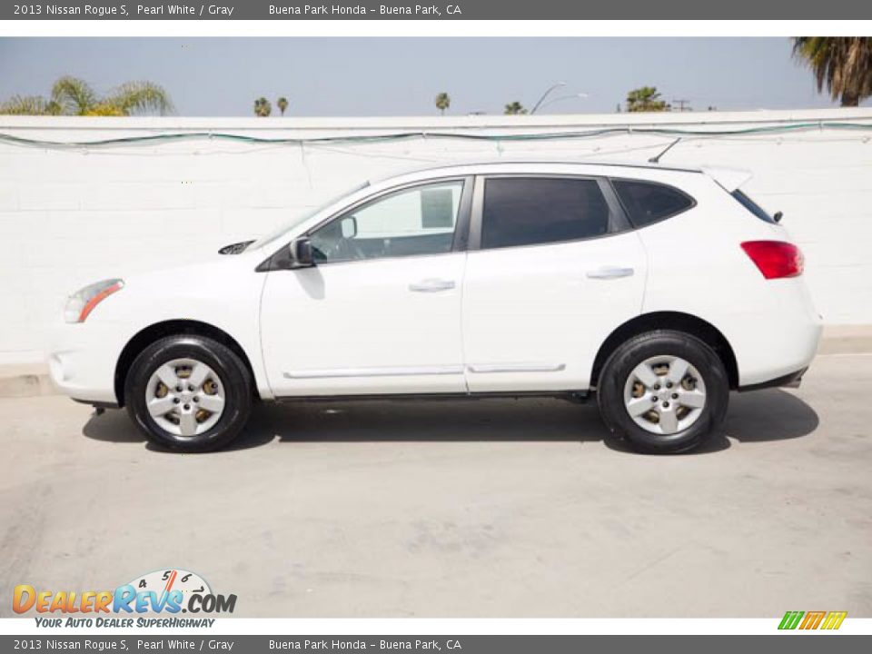 2013 Nissan Rogue S Pearl White / Gray Photo #10