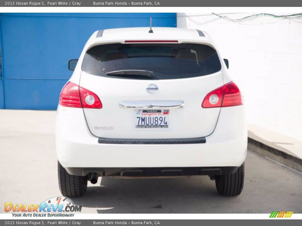 2013 Nissan Rogue S Pearl White / Gray Photo #11