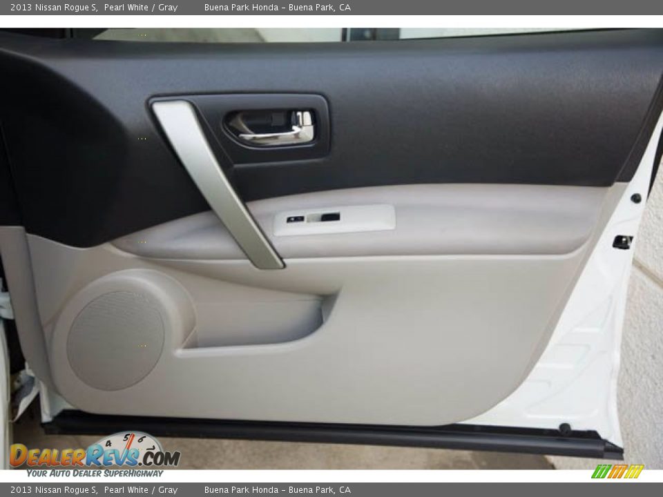 2013 Nissan Rogue S Pearl White / Gray Photo #28