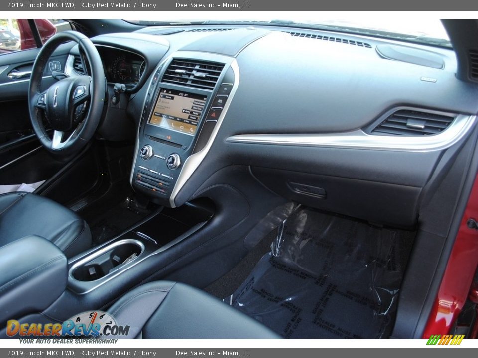 2019 Lincoln MKC FWD Ruby Red Metallic / Ebony Photo #15