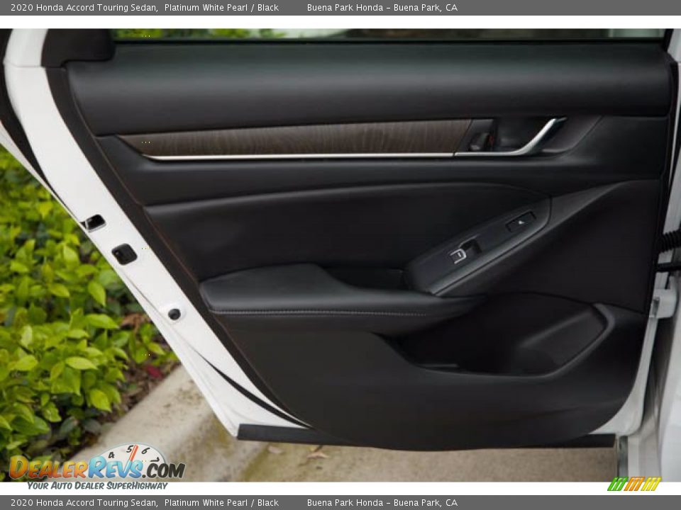 2020 Honda Accord Touring Sedan Platinum White Pearl / Black Photo #32