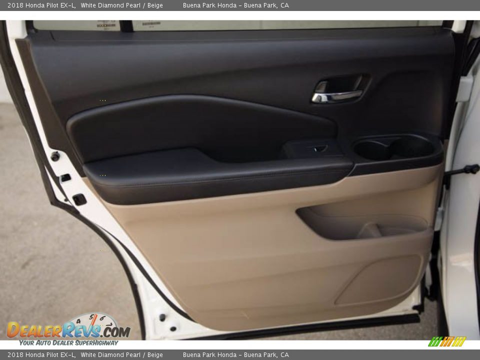 Door Panel of 2018 Honda Pilot EX-L Photo #33