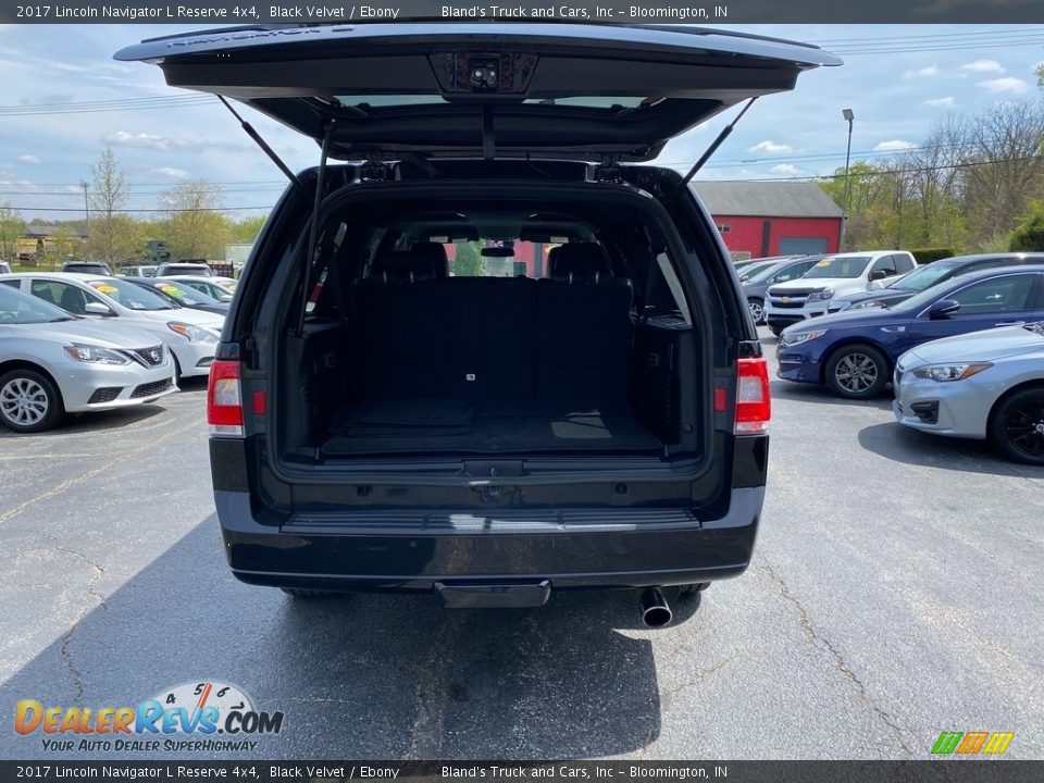 2017 Lincoln Navigator L Reserve 4x4 Black Velvet / Ebony Photo #9