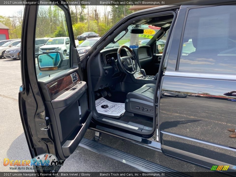 2017 Lincoln Navigator L Reserve 4x4 Black Velvet / Ebony Photo #12