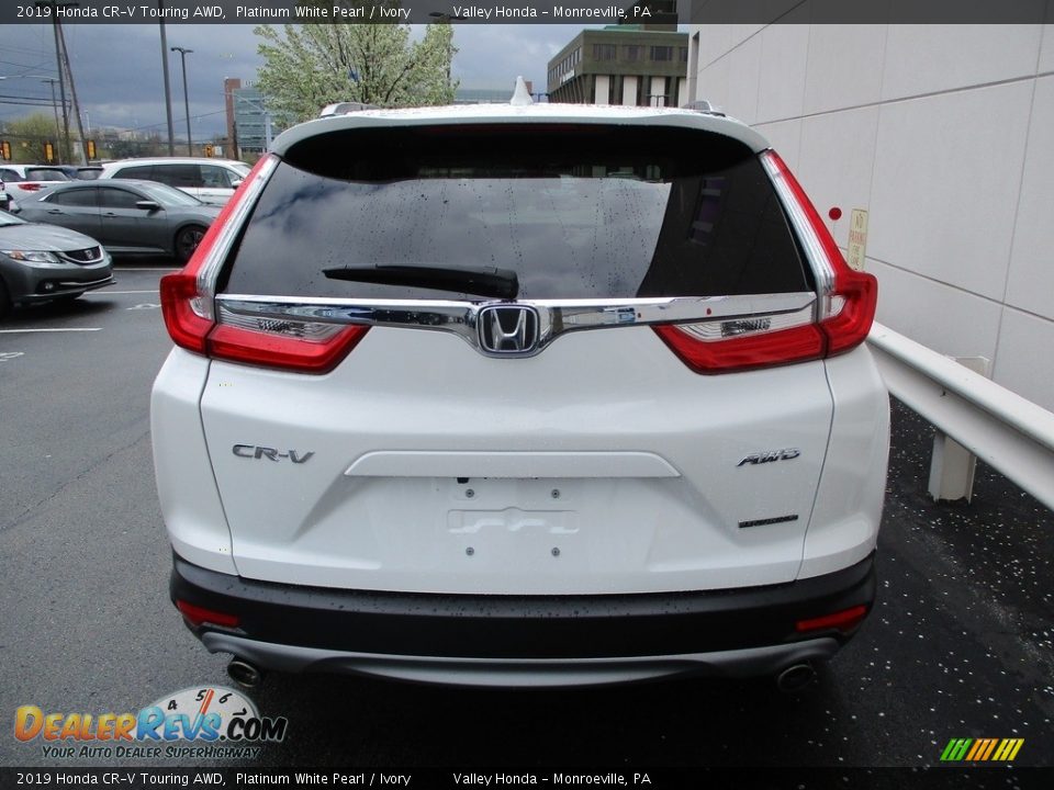 2019 Honda CR-V Touring AWD Platinum White Pearl / Ivory Photo #4
