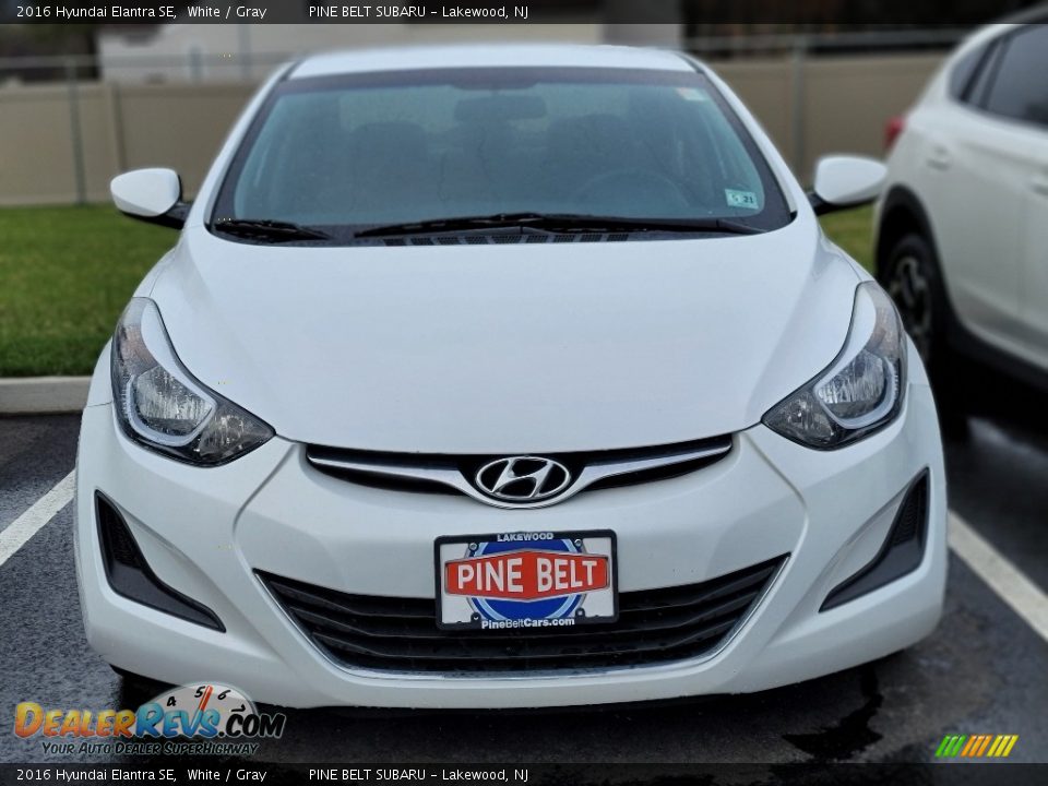 2016 Hyundai Elantra SE White / Gray Photo #2