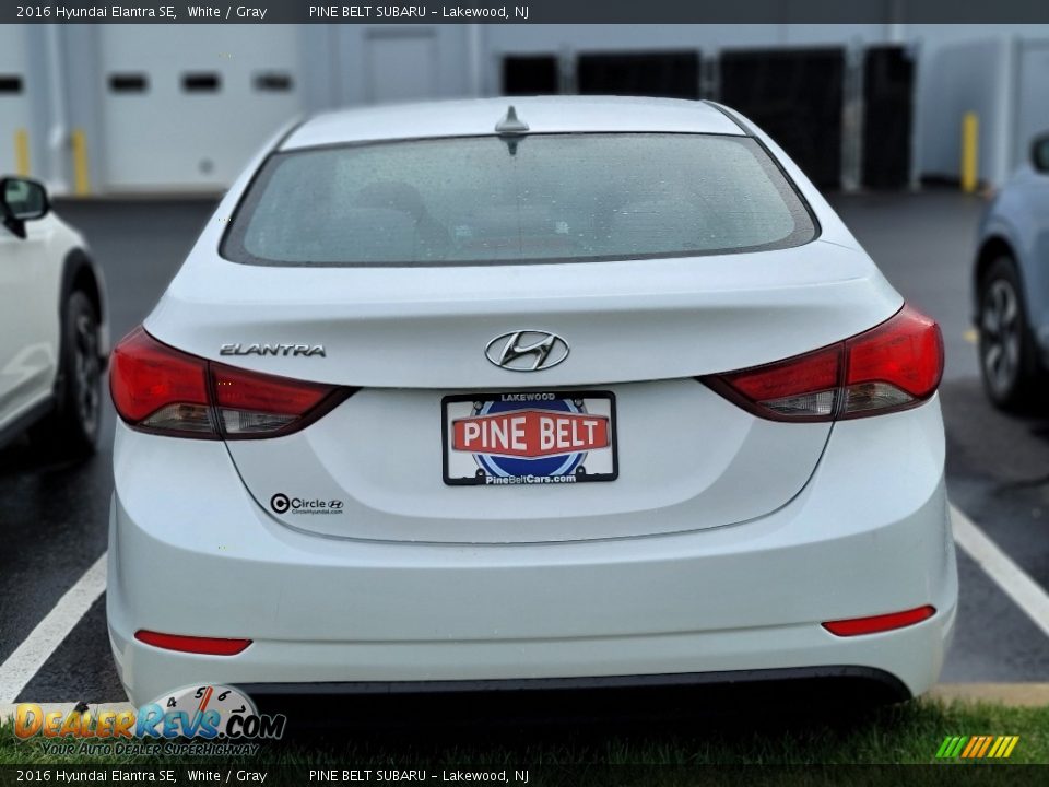 2016 Hyundai Elantra SE White / Gray Photo #4