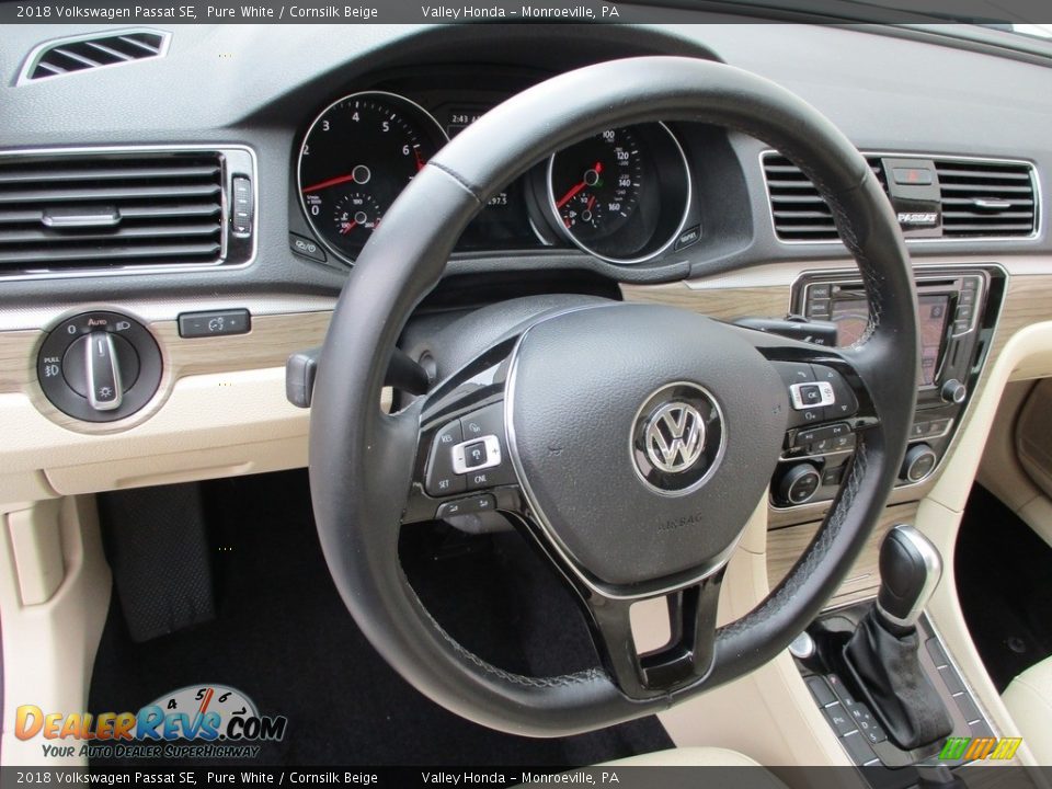 2018 Volkswagen Passat SE Pure White / Cornsilk Beige Photo #13