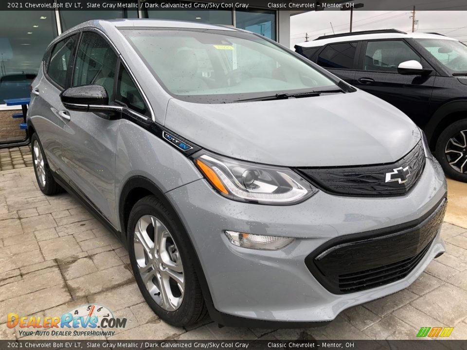 Front 3/4 View of 2021 Chevrolet Bolt EV LT Photo #2