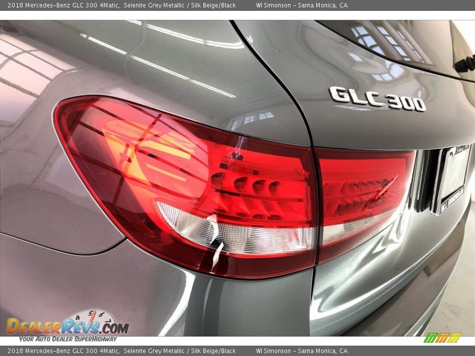 2018 Mercedes-Benz GLC 300 4Matic Selenite Grey Metallic / Silk Beige/Black Photo #29
