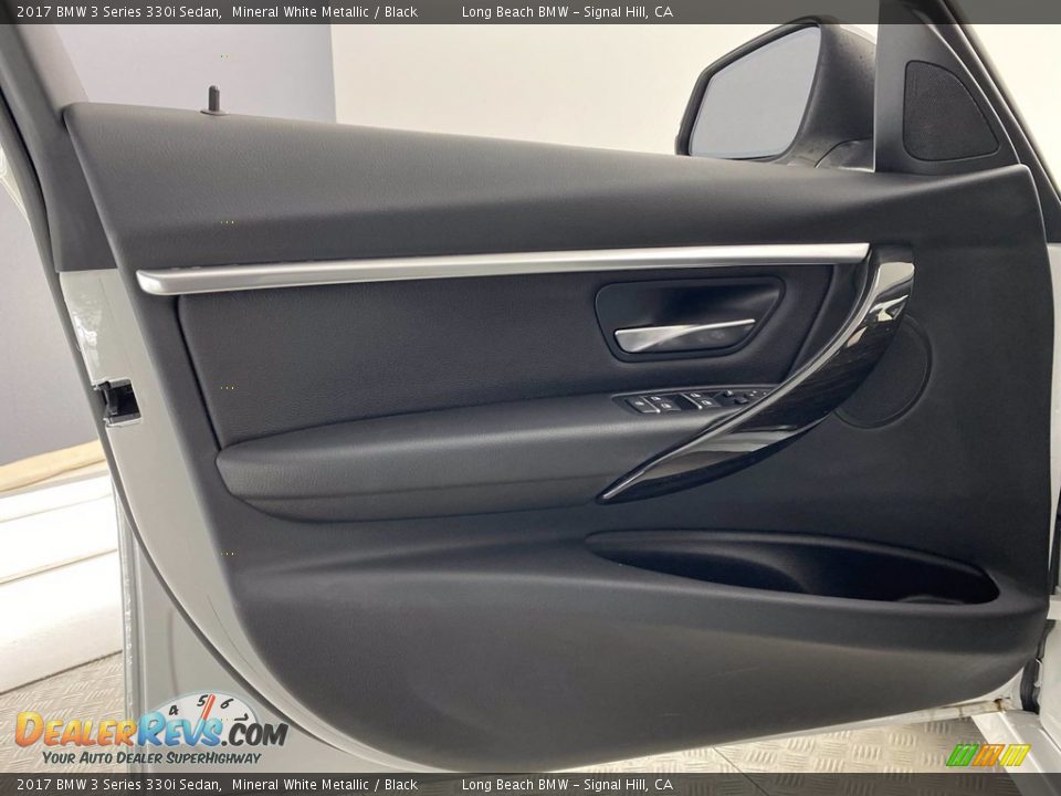 2017 BMW 3 Series 330i Sedan Mineral White Metallic / Black Photo #13