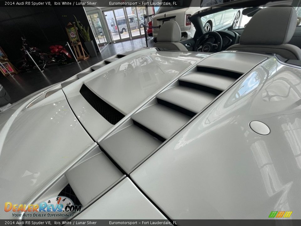 2014 Audi R8 Spyder V8 Ibis White / Lunar Silver Photo #11