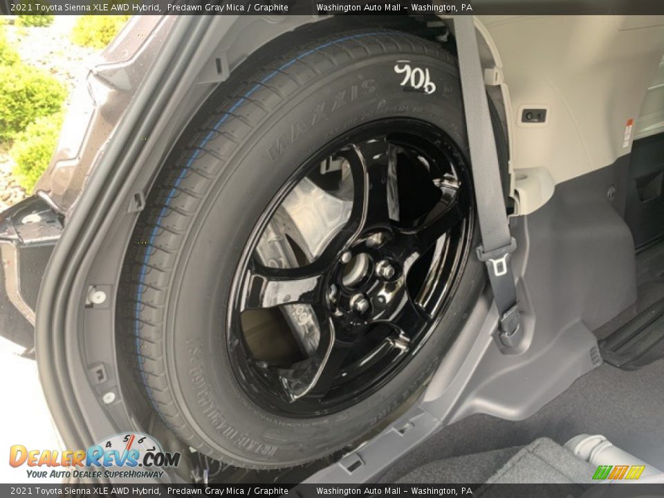2021 Toyota Sienna XLE AWD Hybrid Predawn Gray Mica / Graphite Photo #34
