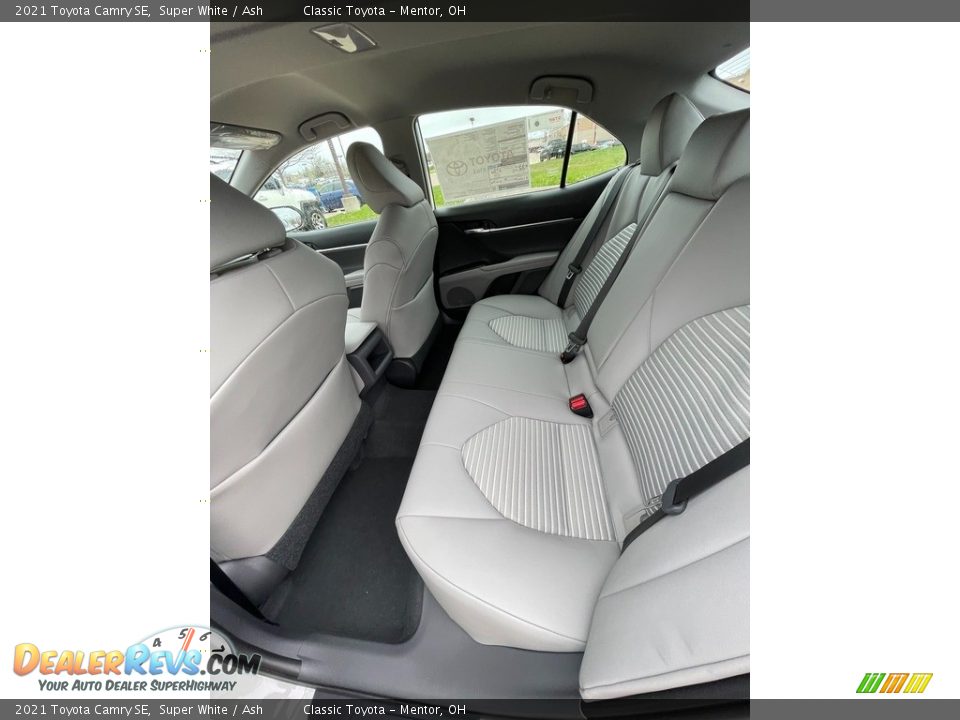 2021 Toyota Camry SE Super White / Ash Photo #3