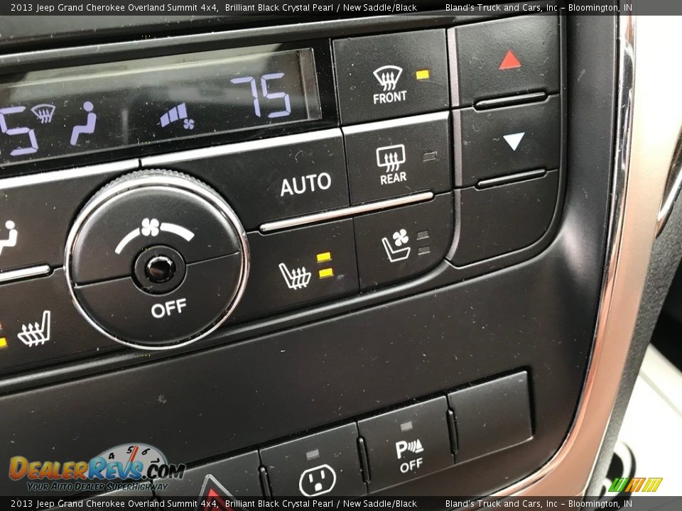 2013 Jeep Grand Cherokee Overland Summit 4x4 Brilliant Black Crystal Pearl / New Saddle/Black Photo #35