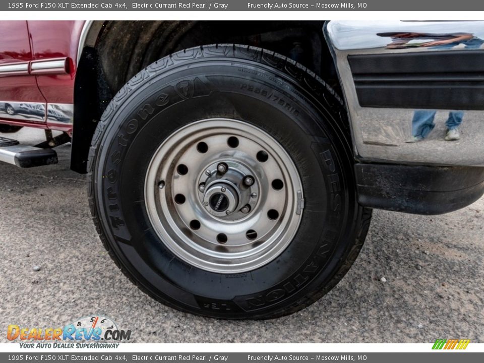 1995 Ford F150 XLT Extended Cab 4x4 Electric Currant Red Pearl / Gray Photo #2