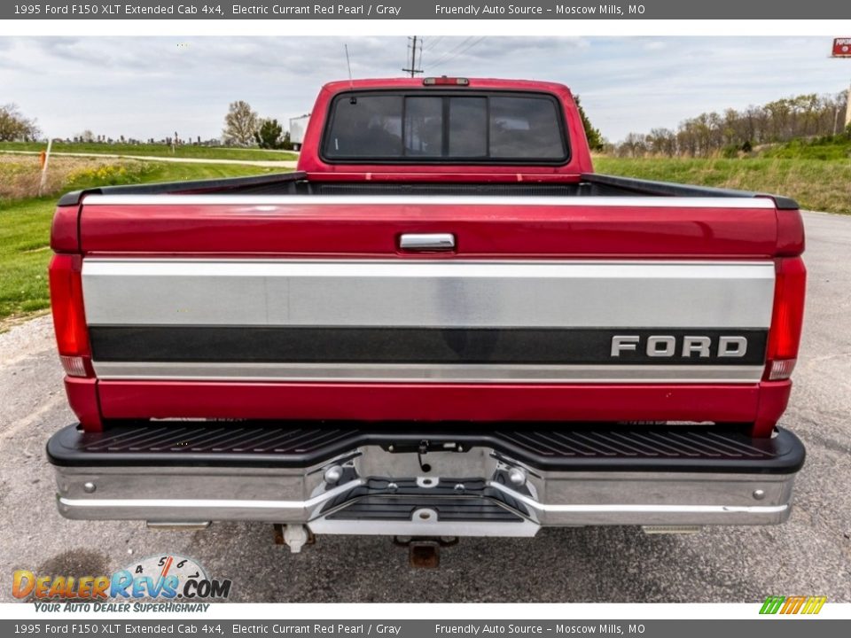 1995 Ford F150 XLT Extended Cab 4x4 Electric Currant Red Pearl / Gray Photo #5