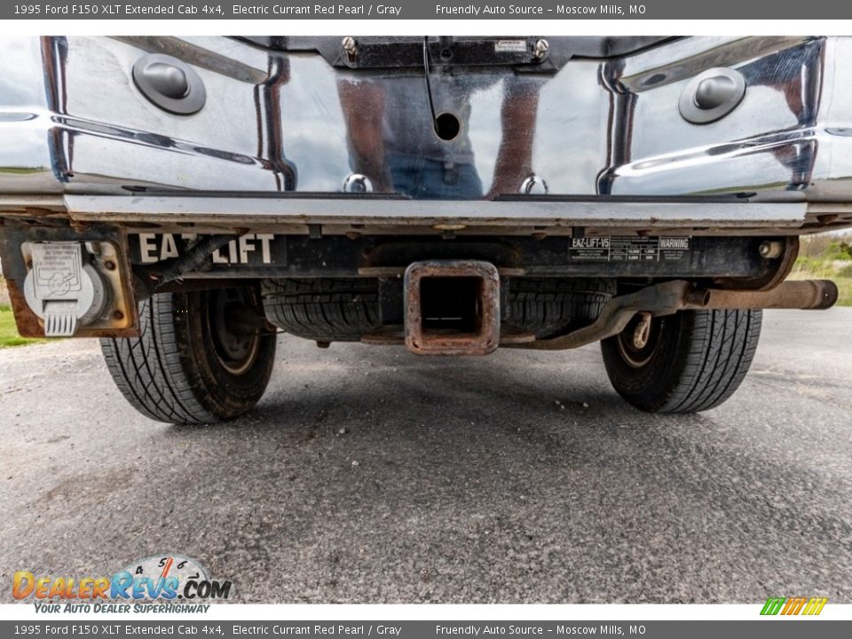 1995 Ford F150 XLT Extended Cab 4x4 Electric Currant Red Pearl / Gray Photo #14