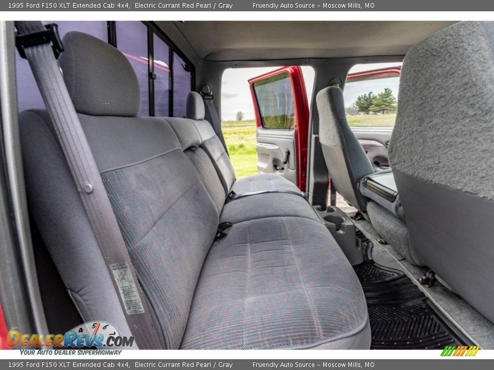 Rear Seat of 1995 Ford F150 XLT Extended Cab 4x4 Photo #25