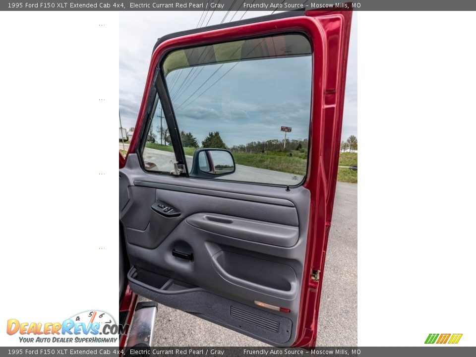 Door Panel of 1995 Ford F150 XLT Extended Cab 4x4 Photo #27