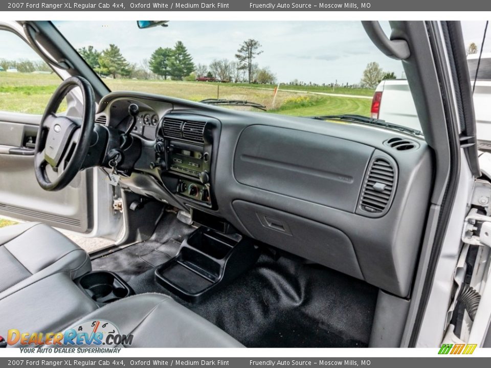 Dashboard of 2007 Ford Ranger XL Regular Cab 4x4 Photo #23