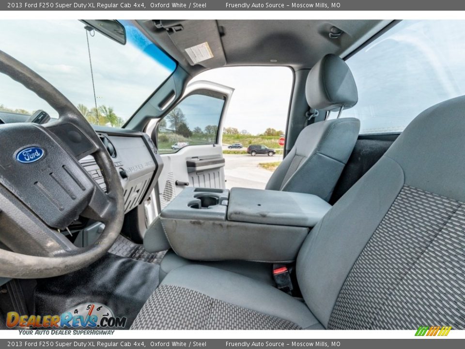 2013 Ford F250 Super Duty XL Regular Cab 4x4 Oxford White / Steel Photo #19