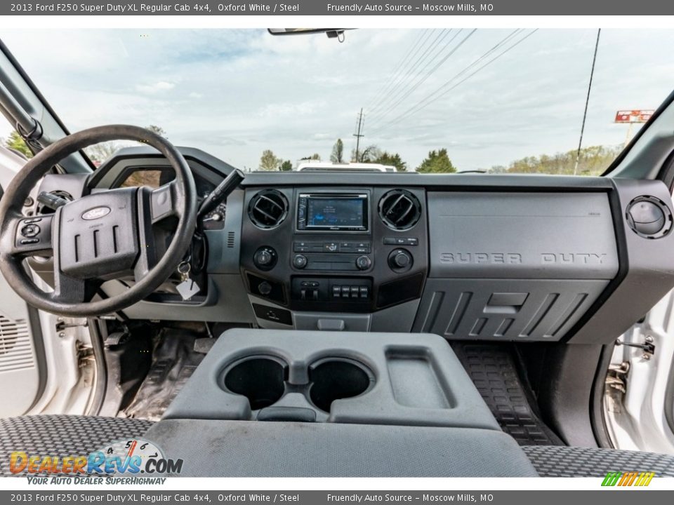 2013 Ford F250 Super Duty XL Regular Cab 4x4 Oxford White / Steel Photo #29