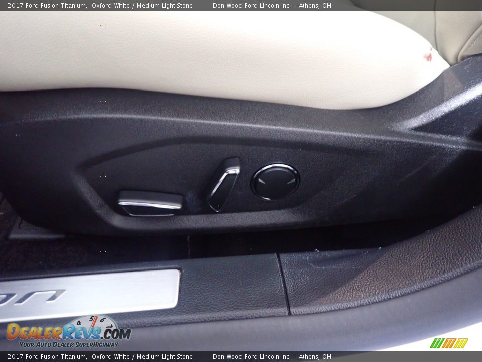 2017 Ford Fusion Titanium Oxford White / Medium Light Stone Photo #28