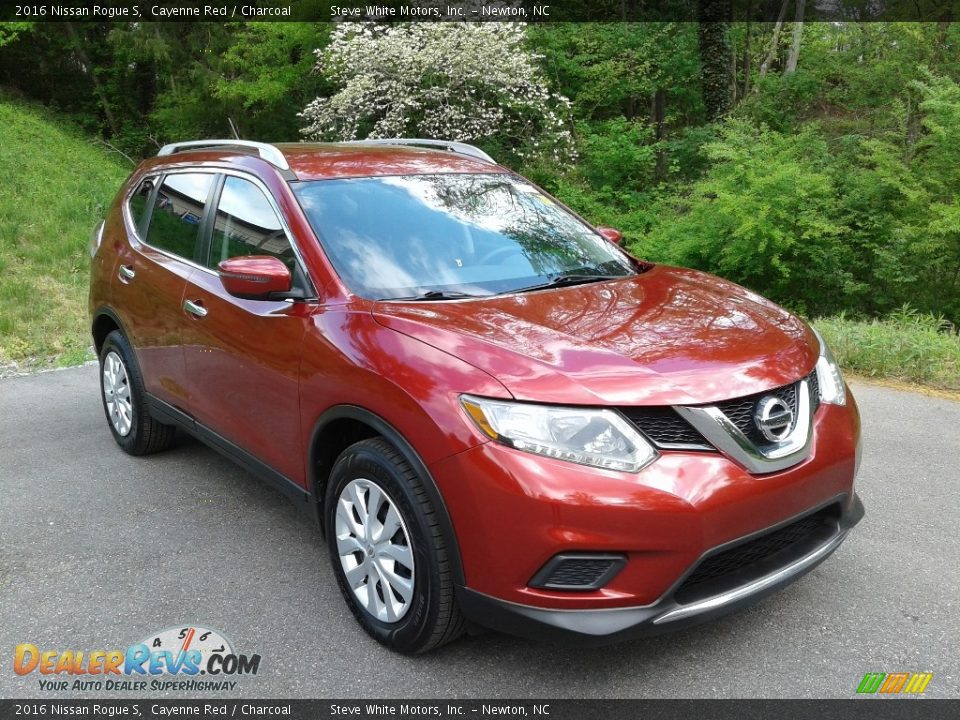 2016 Nissan Rogue S Cayenne Red / Charcoal Photo #5