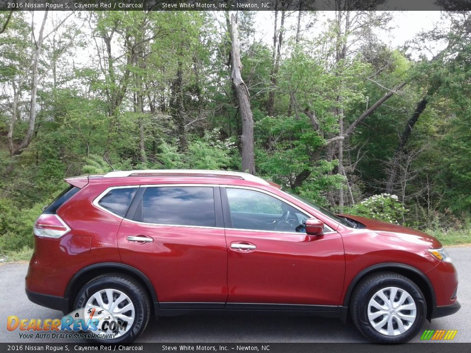 2016 Nissan Rogue S Cayenne Red / Charcoal Photo #7