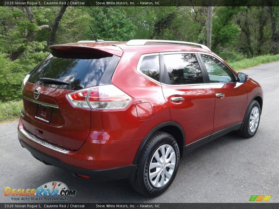2016 Nissan Rogue S Cayenne Red / Charcoal Photo #9