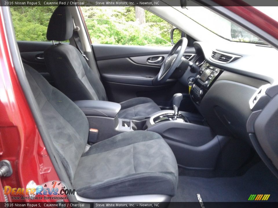 2016 Nissan Rogue S Cayenne Red / Charcoal Photo #18