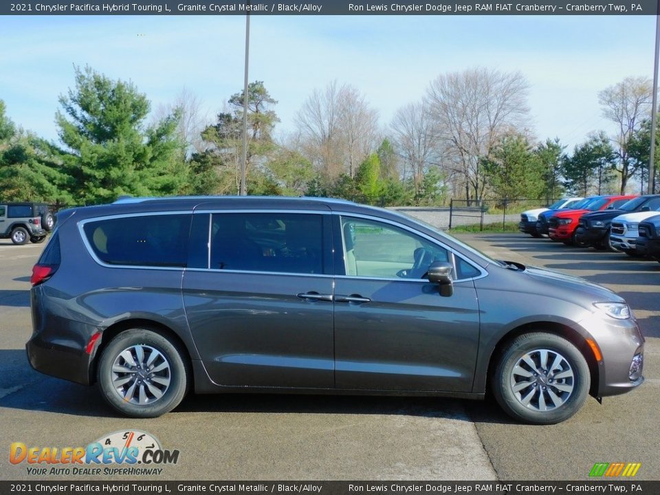 2021 Chrysler Pacifica Hybrid Touring L Granite Crystal Metallic / Black/Alloy Photo #4