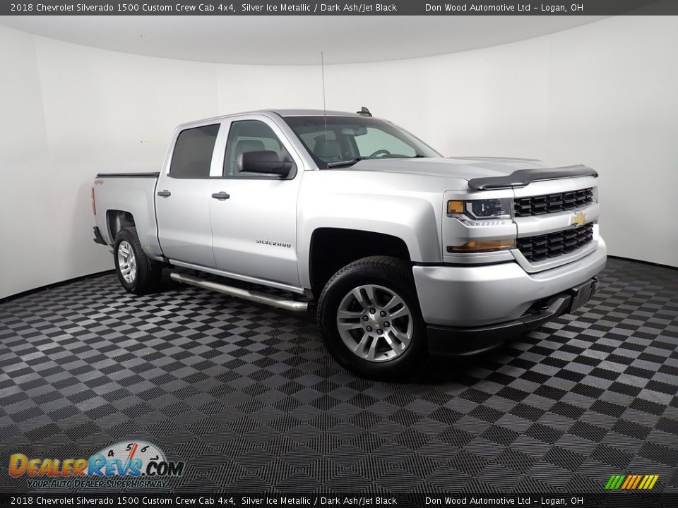 2018 Chevrolet Silverado 1500 Custom Crew Cab 4x4 Silver Ice Metallic / Dark Ash/Jet Black Photo #3