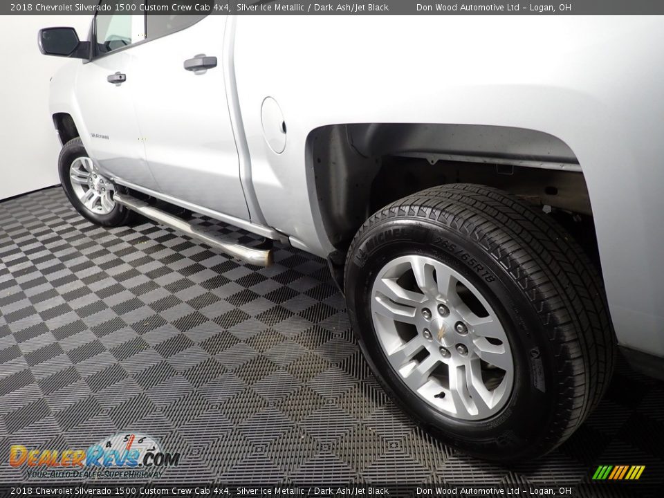 2018 Chevrolet Silverado 1500 Custom Crew Cab 4x4 Silver Ice Metallic / Dark Ash/Jet Black Photo #10