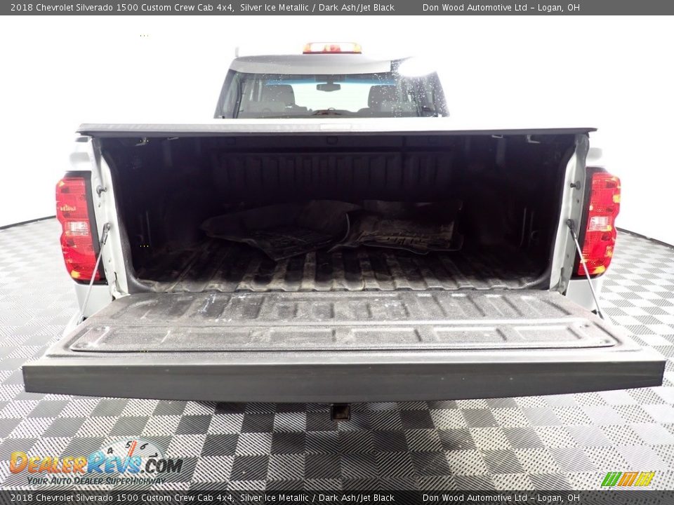 2018 Chevrolet Silverado 1500 Custom Crew Cab 4x4 Silver Ice Metallic / Dark Ash/Jet Black Photo #14