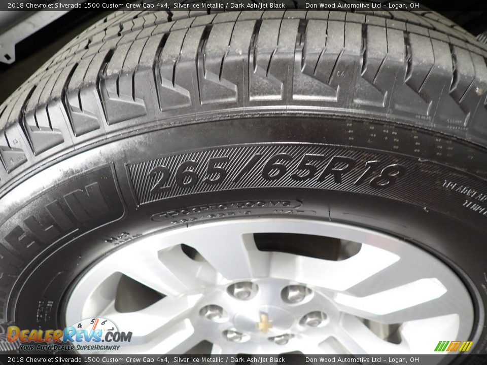 2018 Chevrolet Silverado 1500 Custom Crew Cab 4x4 Silver Ice Metallic / Dark Ash/Jet Black Photo #17