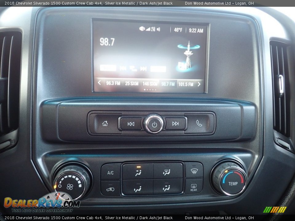 2018 Chevrolet Silverado 1500 Custom Crew Cab 4x4 Silver Ice Metallic / Dark Ash/Jet Black Photo #24